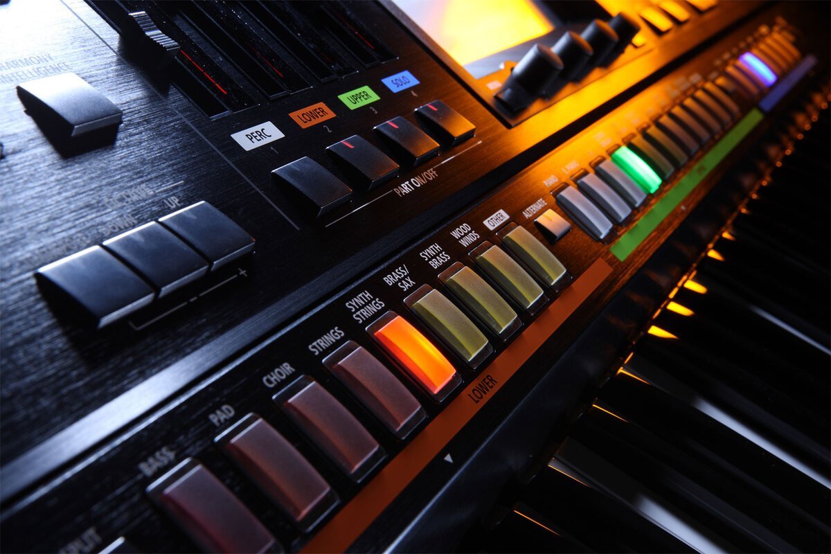 Roland JUPITER 80 - Ảnh thực tế 8